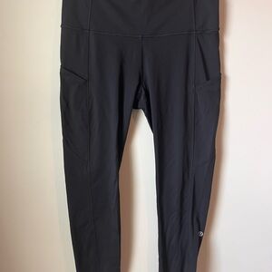 Lululemon fast and free nulux Black  Leggings size 8 inseam 23” with pockets